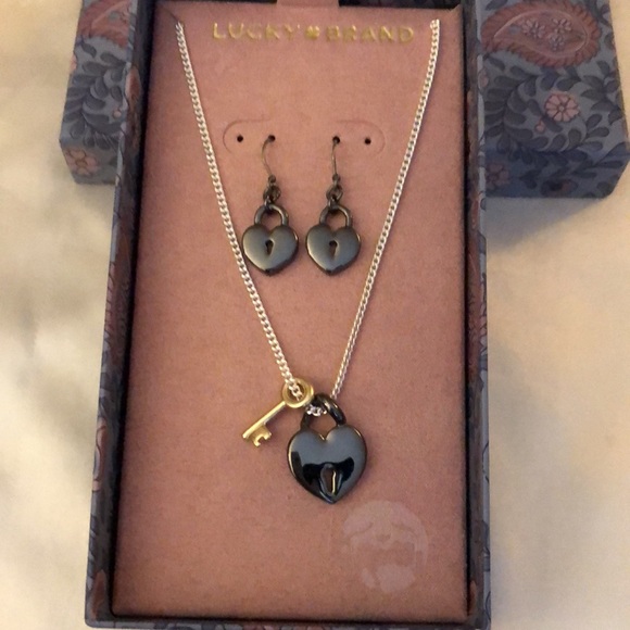 Lucky Brand Padlock Heart Drop Earrings & Padlock Heart Pendant Necklace NIB - Picture 3 of 13